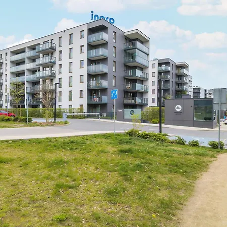 アパート Harmonia Oliwska 25 With Balcony By Renters